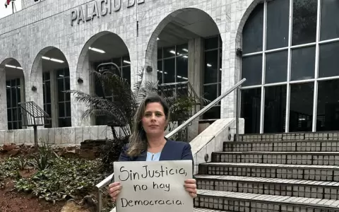 Kattya Gonz�lez: "La Corte debe restablecer el orden constitucional"