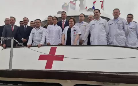 Pe�a realiz� el �ltimo viaje en el yate presidencial: ser� utilizado como Hospital Hidrogr�fico