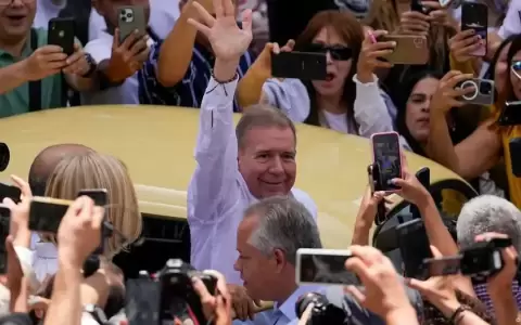 Chile pide cesar la "represi�n" contra Gonz�lez Urrutia