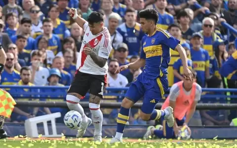 El doble taco de Adam Bareiro en el Supercl�sico argentino