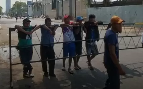 Cierre total de la avenida Artigas por manifestaci�n de nativos