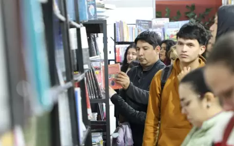 Libroferia Encarnaci�n: contin�a hoy la fiesta de los libros en el Sur