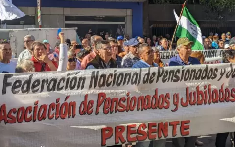 Diputados proponen "soluci�n definitiva" a pol�mica "fe de vida" de jubilados