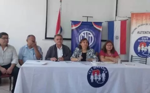 Centrales obreras rechazan eliminar estabilidad laboral: se retiran de la mesa de di�logo con el Gobierno