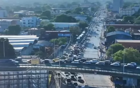 Insoportable caos vehicular sobre la avenida Eusebio Ayala durante cierre parcial