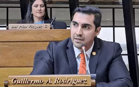 Diputado cr�tica esc�ndalo por acto sexual en la Defensor�a del Pueblo y pide no ser c�mplices
