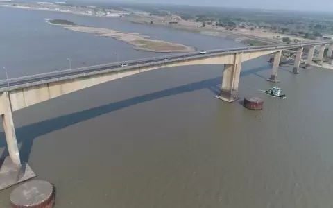 Agentes de la Patrullera y peatones evitaron que una mujer se lanzara del puente Remanso