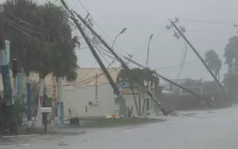 A dos d�as del impacto de Milton, m�s de dos millones de personas siguen sin electricidad en Florida