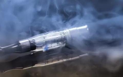 Advierten que vapear causa no solo da�os a los pulmones sino tambi�n a la fertilidad