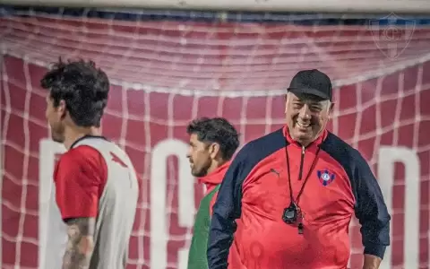 El equipo que perfila Jara Saguier en su debut como DT azulgrana