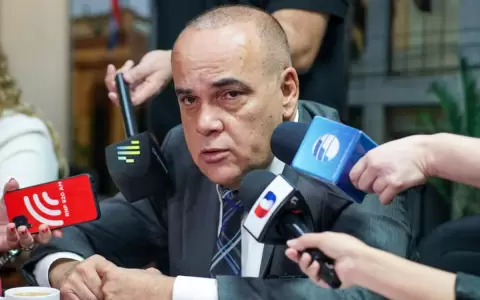 �Bachi� N��ez dice que Senado estudiar� "responsablemente" aumento para la Corte