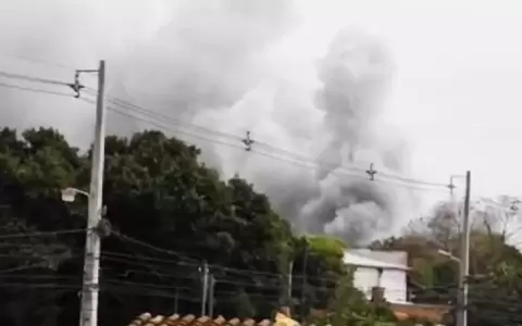 Reportan incendio en la f�brica de Pechug�n