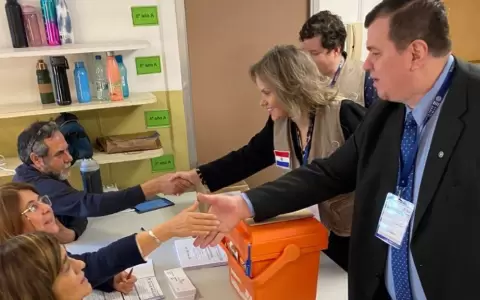 Legisladores paraguayos participan como observadores en elecciones de Uruguay