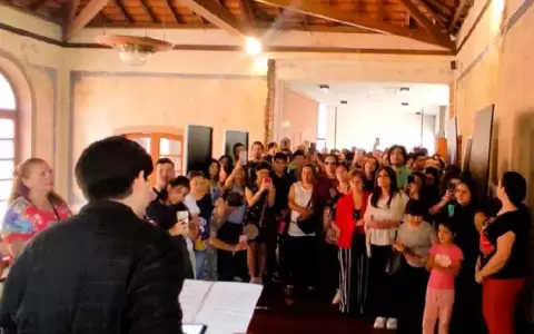 El Teatro Municipal revive su historia en nueva visita guiada por sus instalaciones