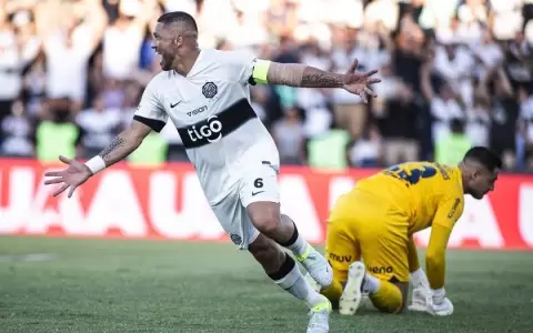 Olimpia golea a Cerro Porte�o y da un gran paso hacia su t�tulo 47