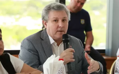 Senador Filizzola cuestiona ataques del presidente Pe�a contra la prensa