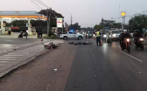 Pareja de motociclistas pierde la vida tras embestir un cami�n en �emby