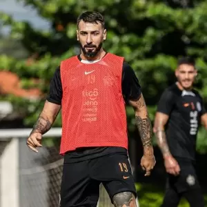 Pratto habla de un error del departamento médico de Olimpia y revela que casi se "agarró a las piñas" con Palermo