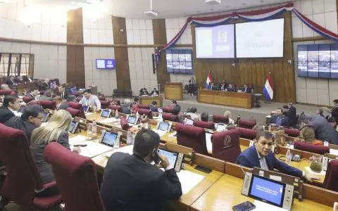 Diputados ampl�an presupuesto para gobernaciones