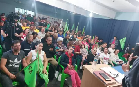 Jubilaci�n vip: centrales obreras instan a Pe�a a vetar subsidio para legisladores por inequidad