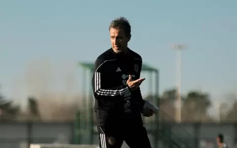 Entrenador de Venezuela apunta al arbitraje y pide respeto