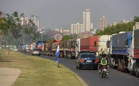 Camioneros no descartan llegar hasta la capital con sus reclamos