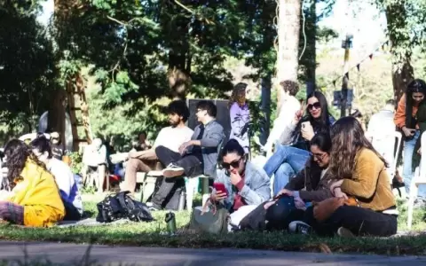 Recorrido guiado por el Parque Caballero
