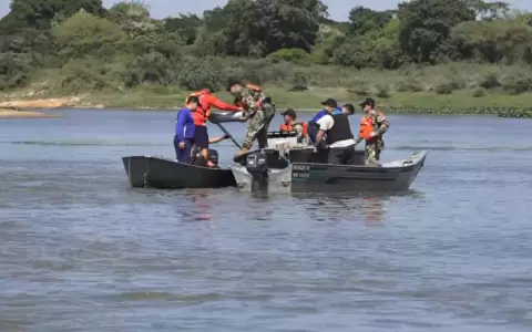 Adolescentes desaparecidos en el r�o Paraguay: hallaron tercer cuerpo