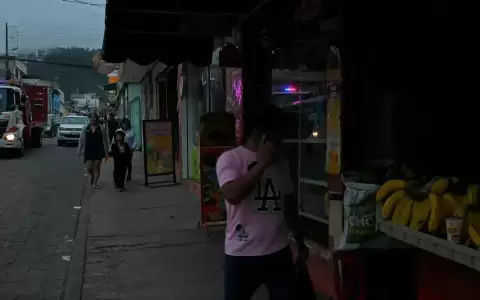 Siguen los apagones de hasta 14 horas al d�a en Ecuador
