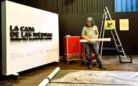 �La caja de las in�ditas� se expone en el Juan de Salazar