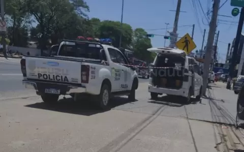 Asalto a mano armada en Loma Pyt�