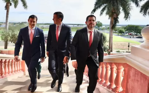 M�s privilegios a costa del pueblo