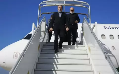 Ministro iran� aterriza en Beirut en plena ofensiva israel�