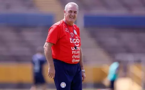 El probable equipo de la Albirroja: �Alex Arce o Isidro Pitta?