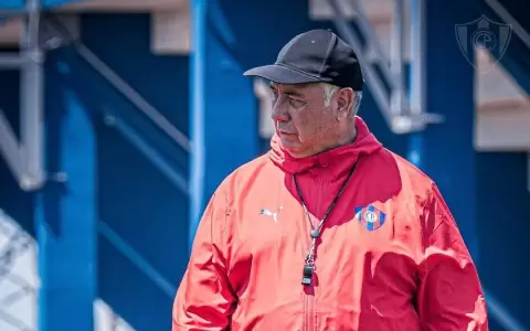 Cerro Porte�o: Jara Saguier perfila un solo cambio para el Cl�sico