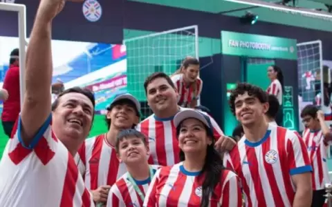 Los aficionados vivieron a pleno la pasi�n albirroja en el Estadio ueno Defensores del Chaco.
