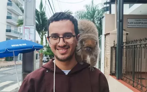 Por el D�a de los Animales, hermanos capuchinos bendicen a las mascotas
