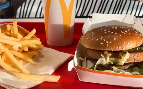 Un muerto y decenas de intoxicados en McDonald's de EE.UU.