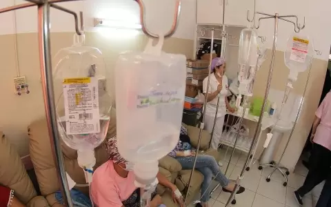 Pacientes claman por medicamentos oncol�gicos.