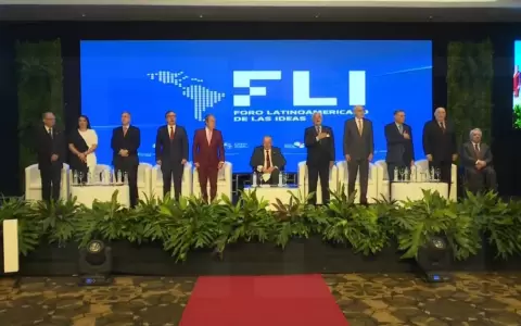 Expresidentes destacan apertura al di�logo en encuentro regional del FLI