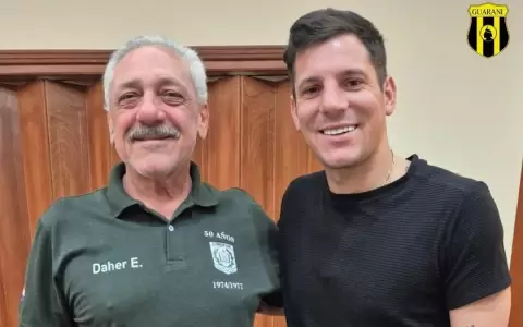 Gaspar Servio firm� la extensi�n de su contrato con Guaran�