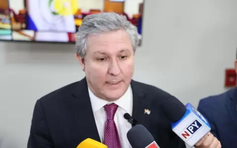 Senador dice que el IPS presionar�a para retrasar estudio de proyecto de ley de fe de vida