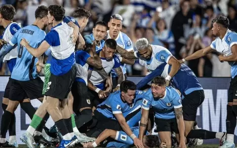 Uruguay consigui� una ag�nica victoria ante Colombia