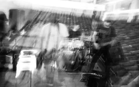 Intraterrestres presenta su primer EP: "El silencio ya no sirve m�s"