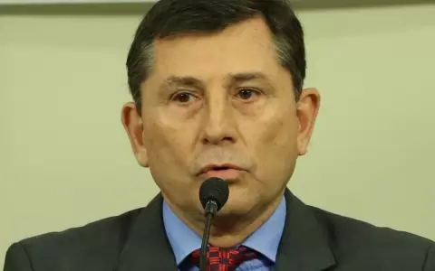 PGN 2025: senador no est� de acuerdo con cupo de combustibles ni seguro m�dico vip
