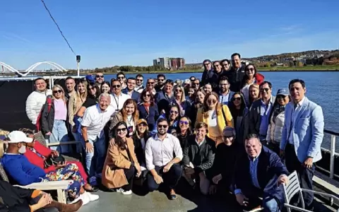 Diputados viajaron a EE. UU. como "observadores electorales"