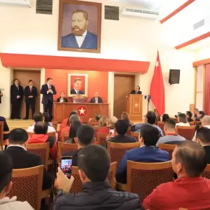 Oposición acusa a Peña de privilegiar a la ANR antes que a las instituciones de la República