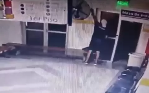 En pleno d�a caluroso, un hombre rob� ventilador de sala de espera de hospital