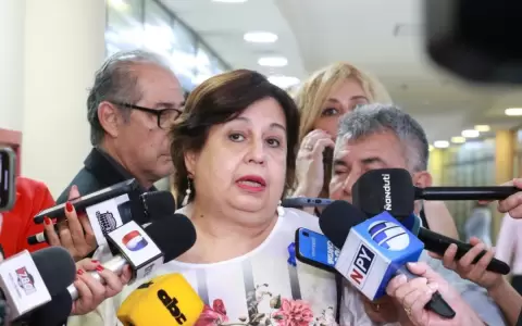 Esperanza Mart�nez, senadora.
