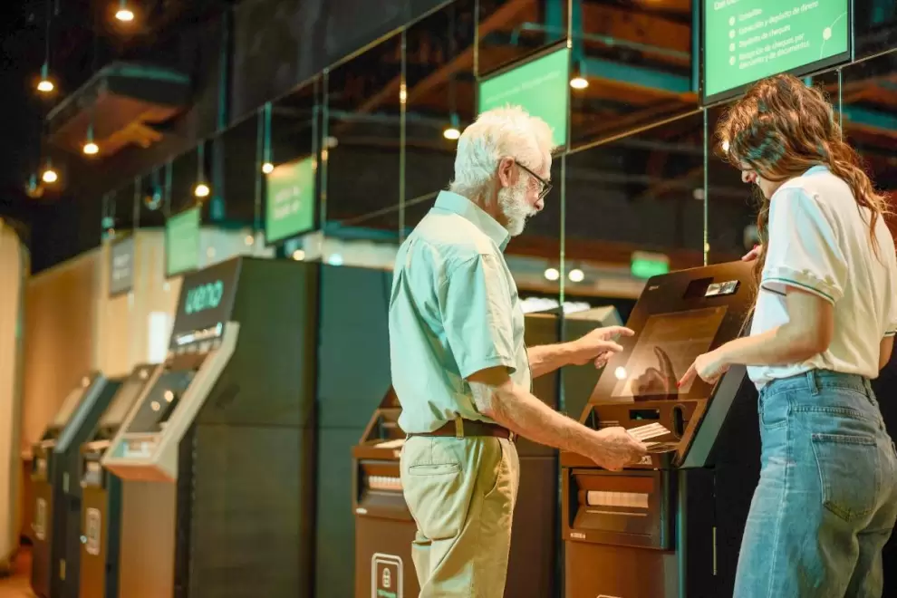 ueno bank, cada vez m�s cerca tuyo